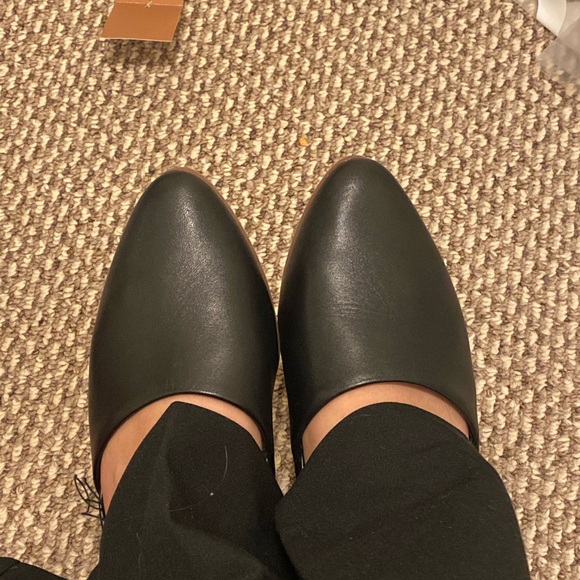 Denver Hayes Black Women’s Leather Slip On Flats - Picture 5 of 5